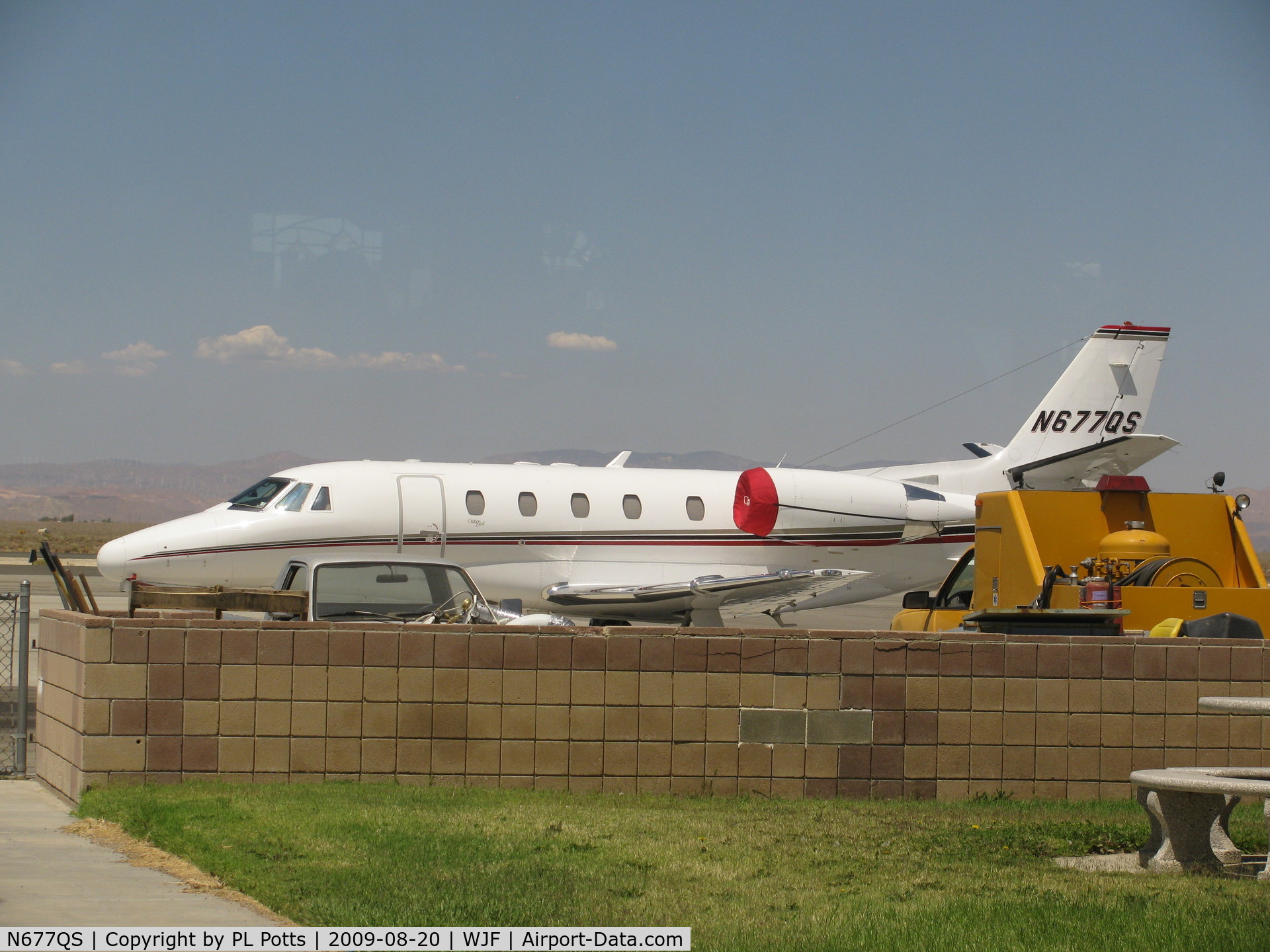 N677QS, 2004 Cessna 560XL C/N 560-5367, Spotted in Lancaster, CA