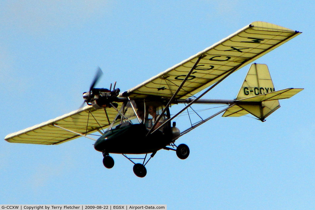 G-CCXW, 2004 Thruster T600N 450 C/N 0045-T600N-104, Thruster T600N arriving at North Weald