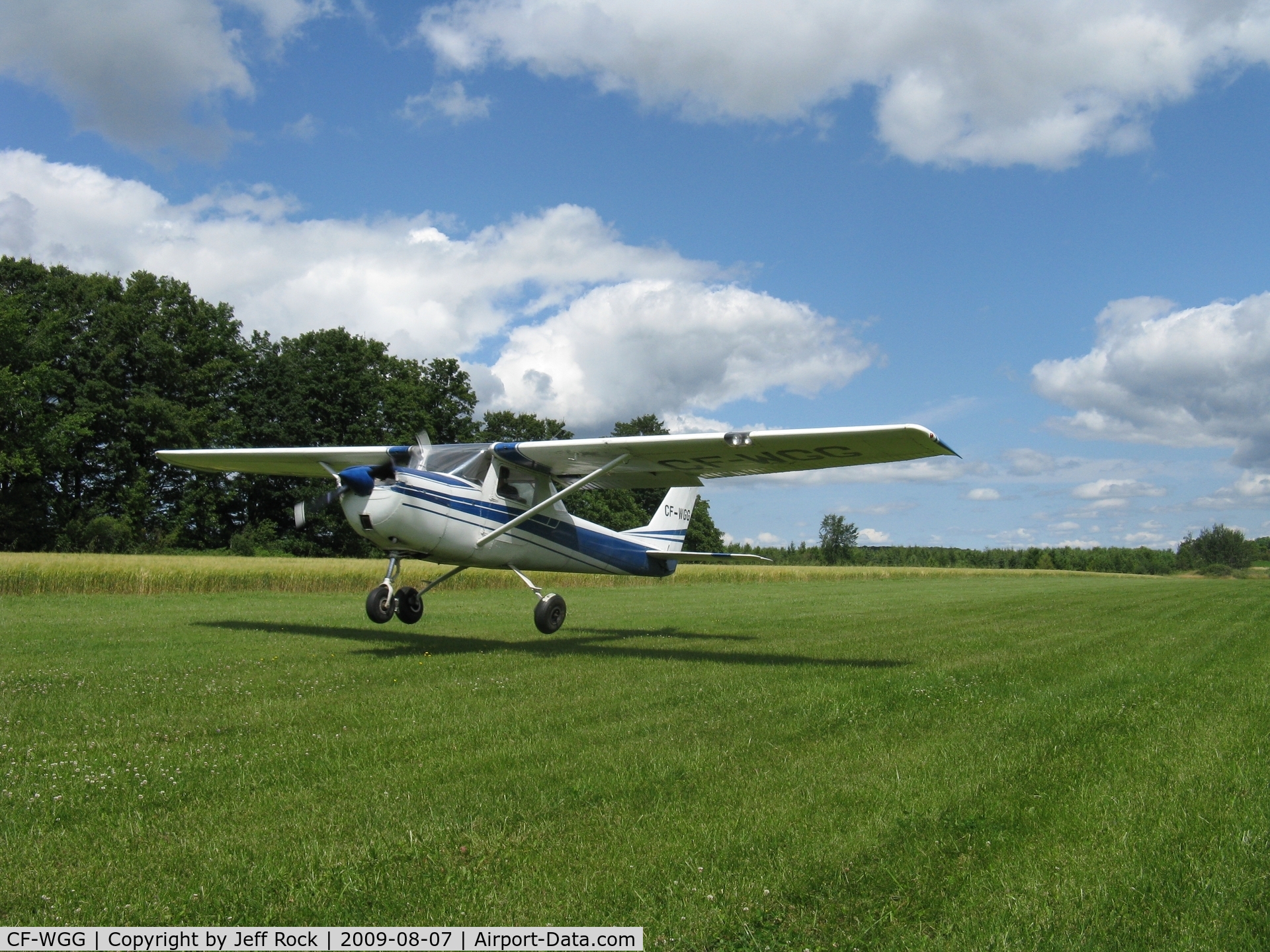 CF-WGG, 1967 Cessna 150G C/N 15067118, take off in from Cidar Strip Ontario