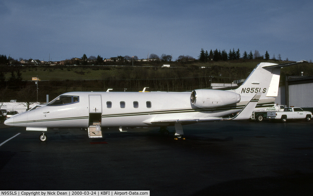 N955LS, 1981 Learjet 55 C/N 55-009, KBFI