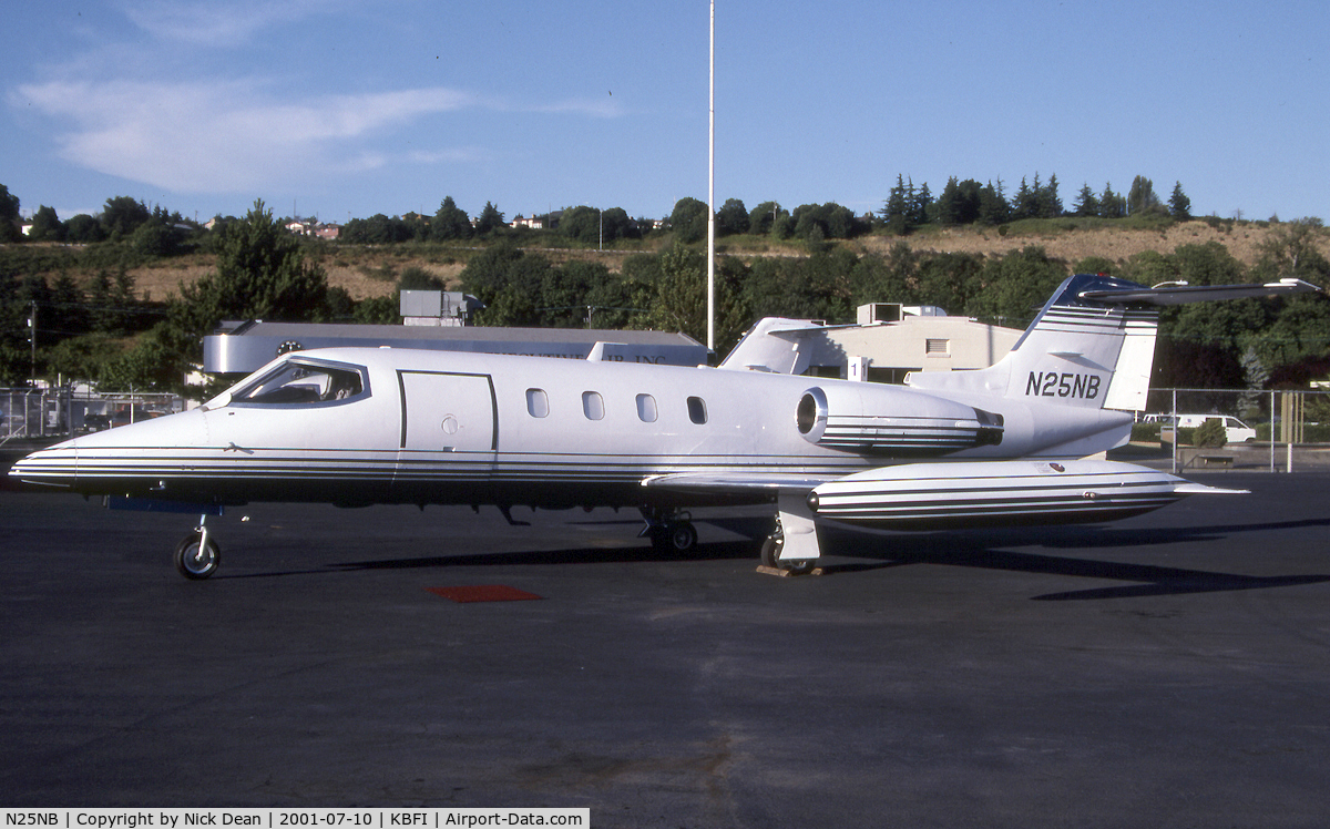 N25NB, 1980 Gates Learjet 25D C/N 326, KBFI