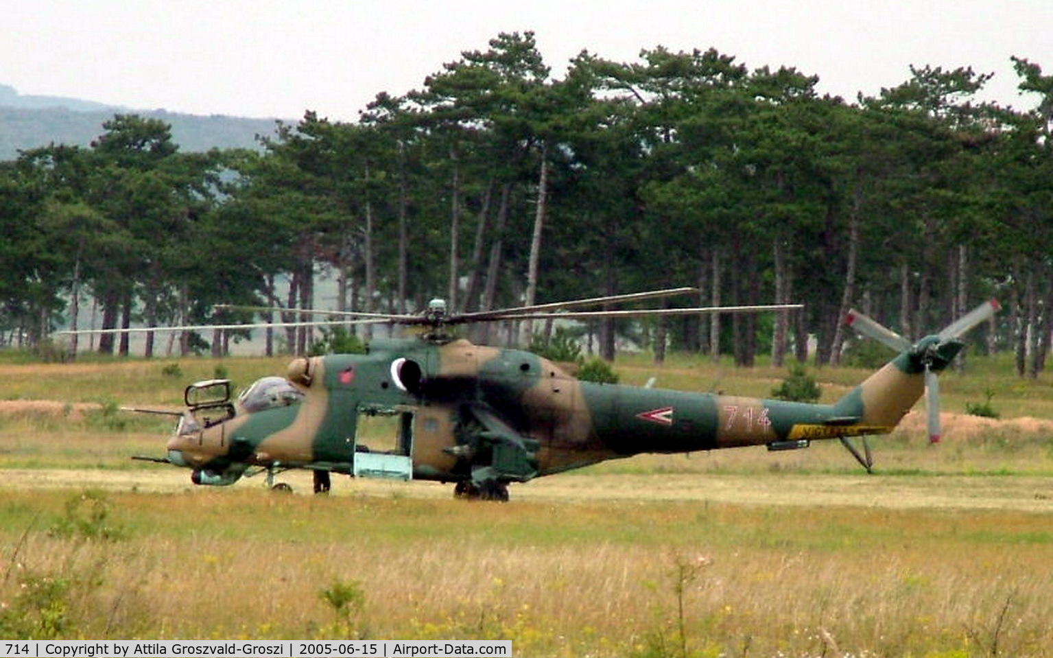 714, 1985 Mil Mi-24V Hind E C/N K220714, Veszprém-Ujmajor temporary army helicopter base. At this time yet his old, martial pattern