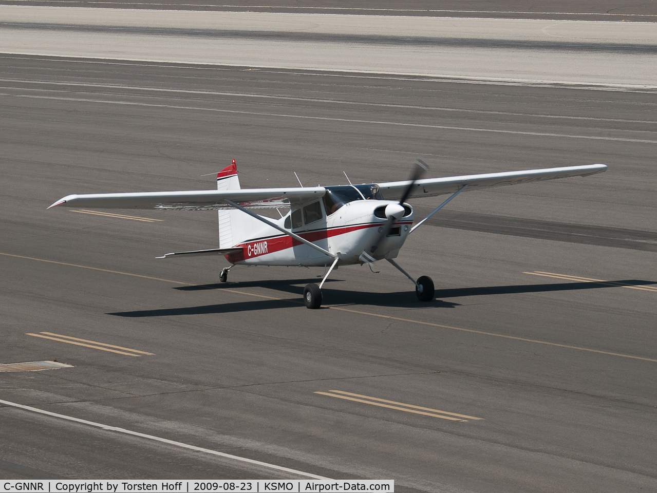 C-GNNR, 1975 Cessna 180J C/N 18052591, C-GNNR taxiing