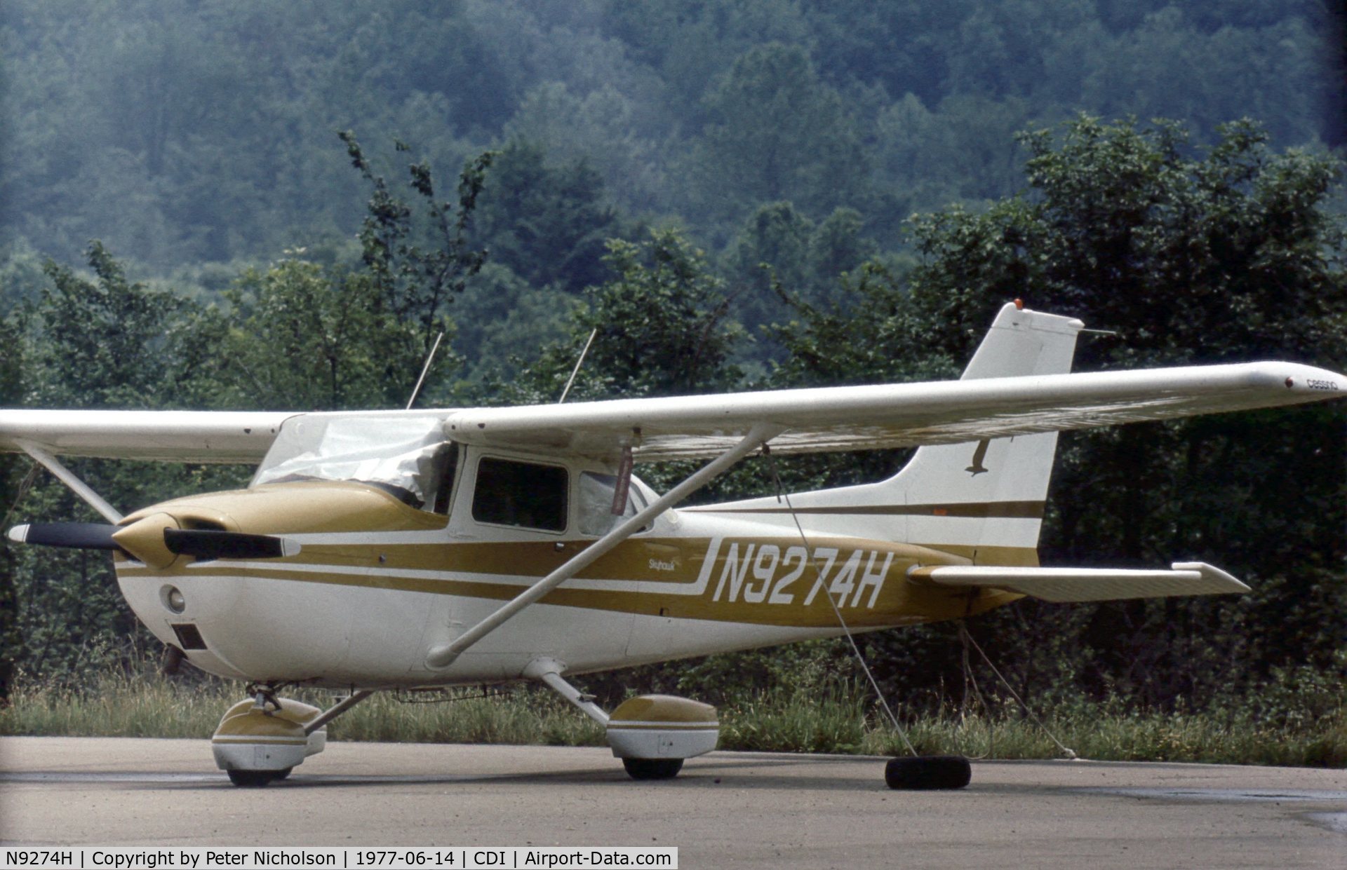 N9274H, 1975 Cessna 172M C/N 17266062, This Skyhawk II was seen at Cambridge in the Summer of 1977.
