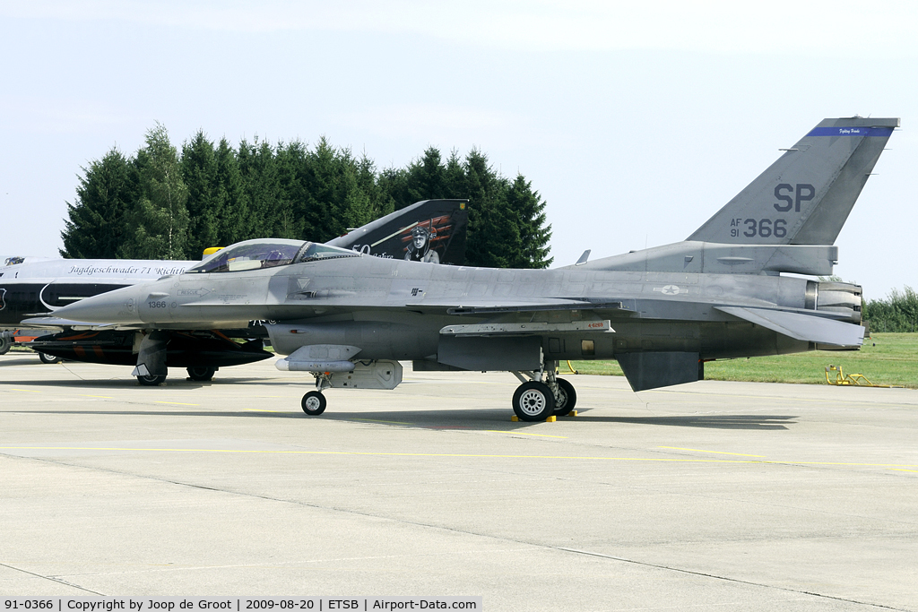 91-0366, 1991 General Dynamics F-16C Fighting Falcon C/N CC-64, put on static for the anual photoday.
