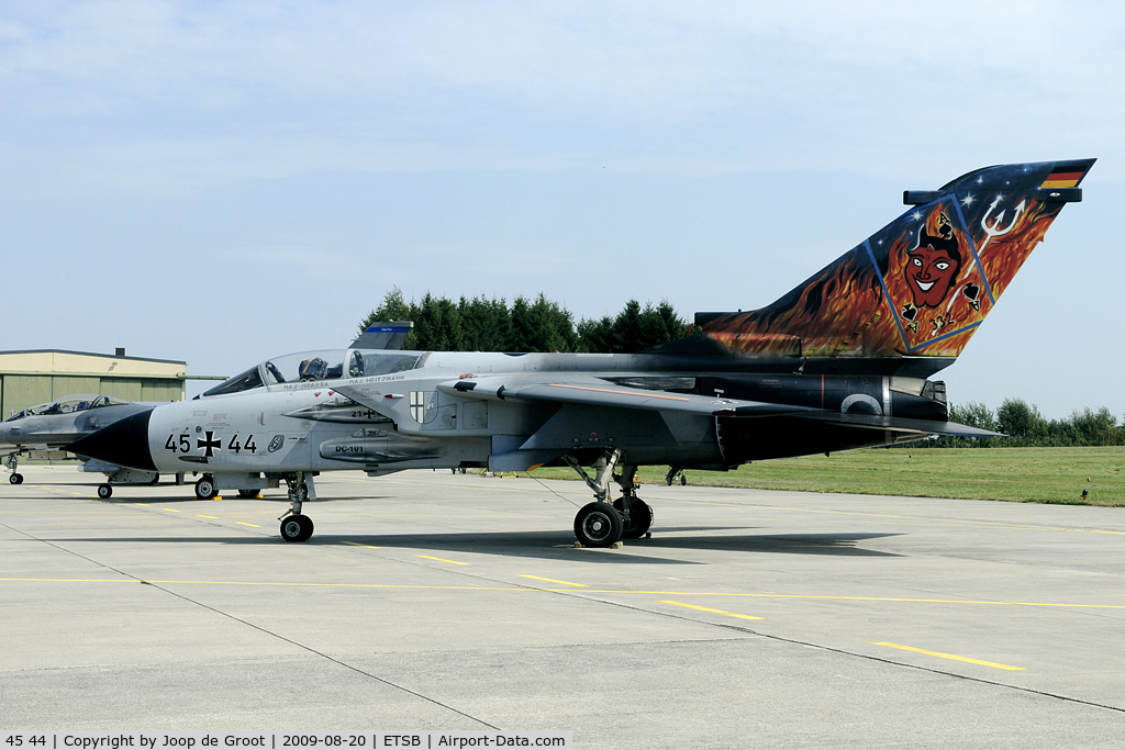45 44, Panavia Tornado IDS C/N 611/GS192/4244, Specially marked JBG 33 Tornado during the anual photo day at Büchel.