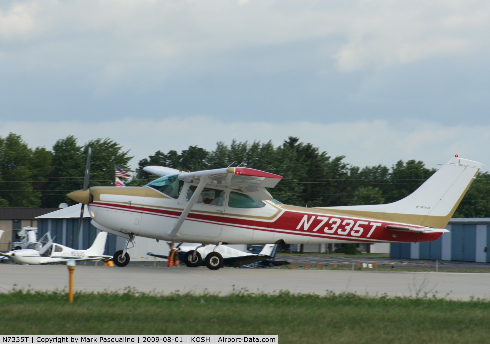 N7335T, 1977 Cessna R182 Skylane RG C/N R18200029, Cessna R182