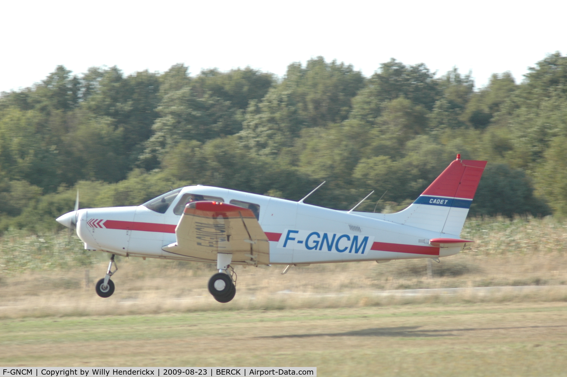 F-GNCM, Piper PA-28-161 Cadet C/N 28-41292, Taking off