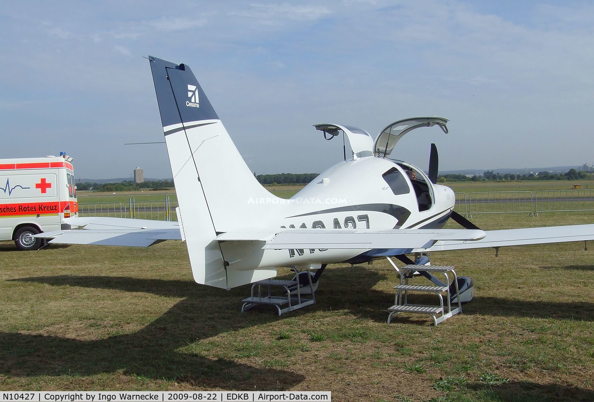 N10427, Cessna LC41-550FG C/N 411142, Cessna 400 (LC41-550FG) Corvalis TT at the Bonn-Hangelar centennial jubilee airshow