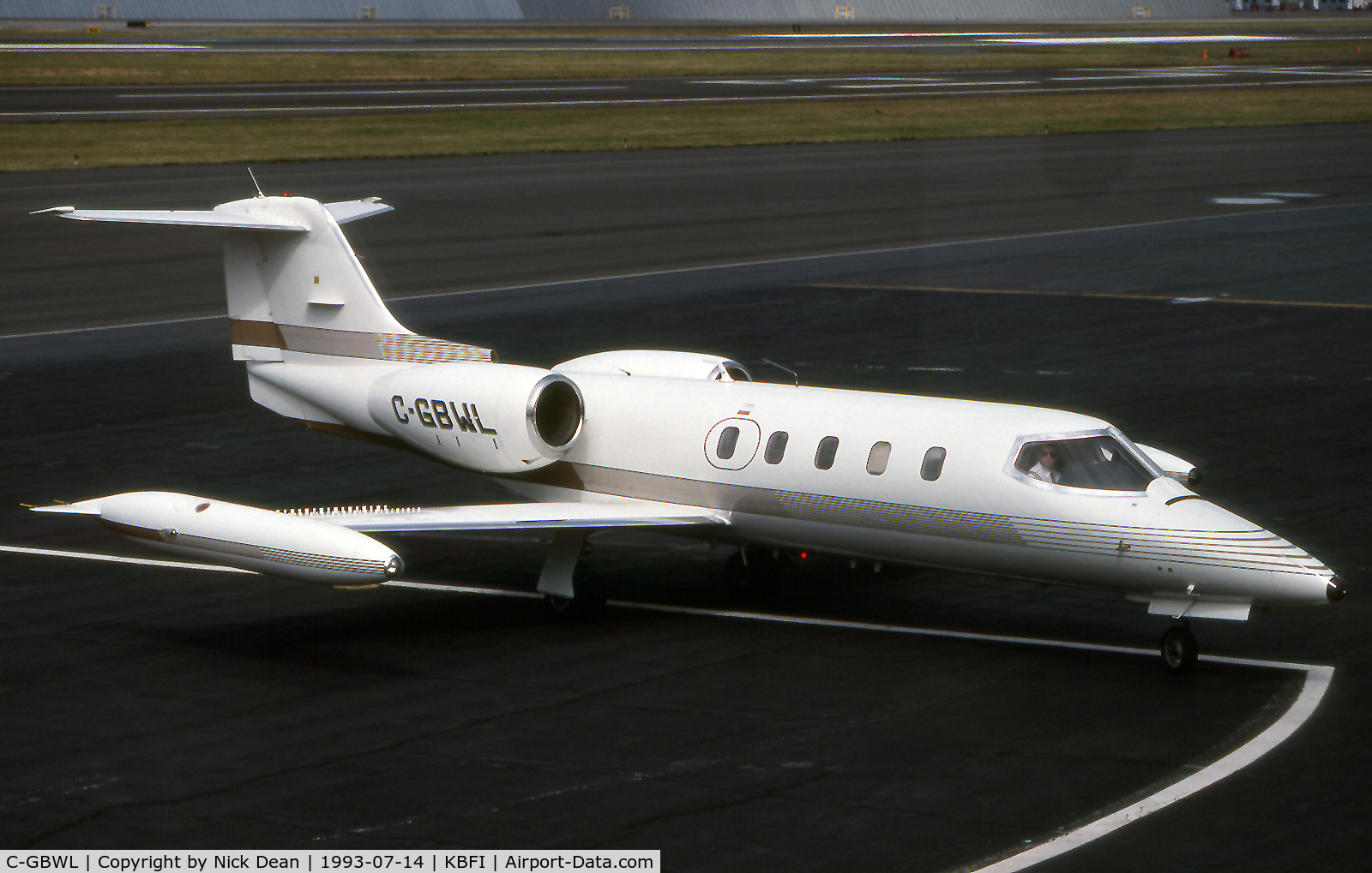 C-GBWL, 1976 Gates Learjet 35 C/N 35-049, KBFI