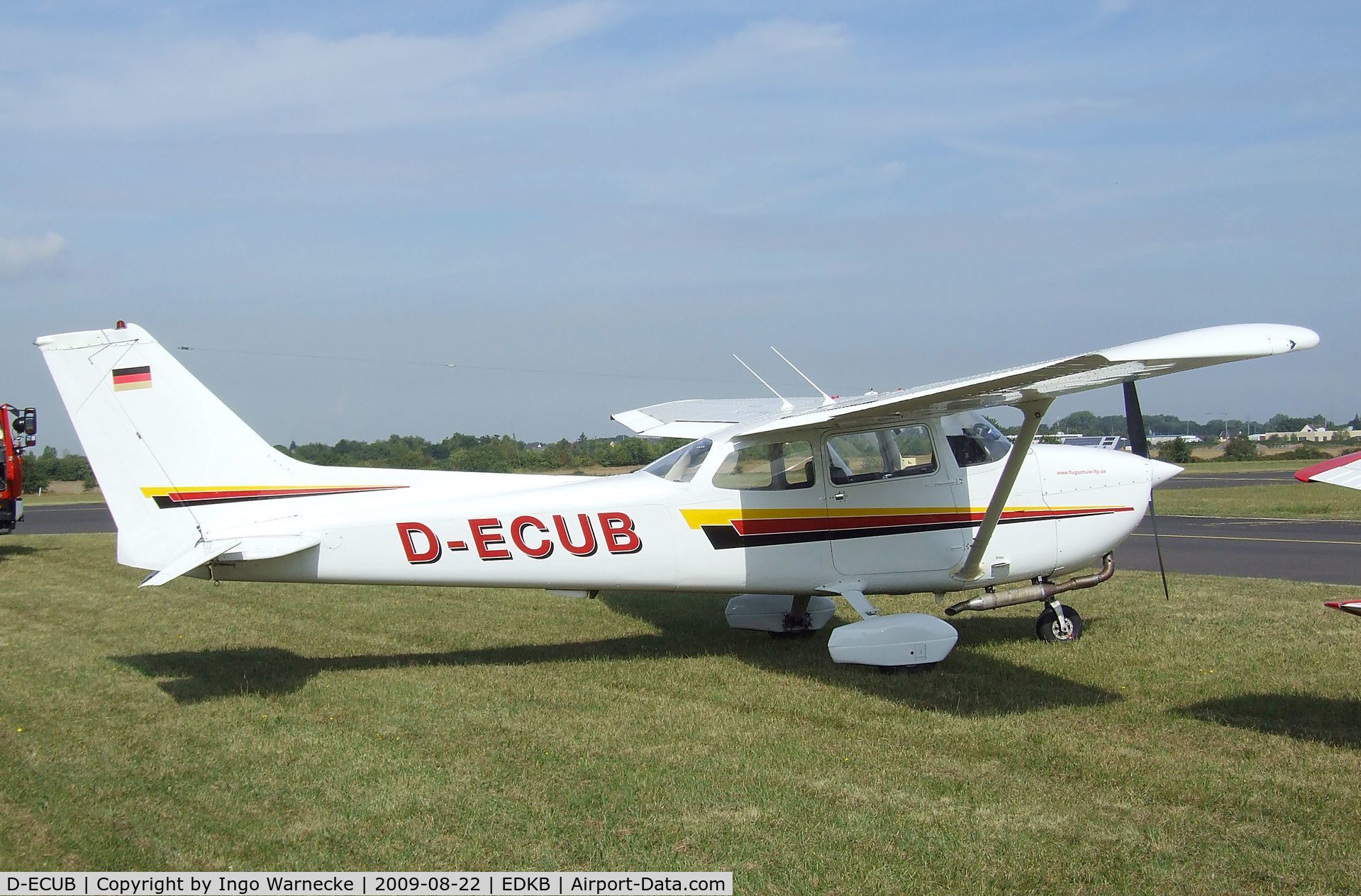 D-ECUB, 1979 Reims F172N Skyhawk C/N 1823, Cessna (Reims) F172N Skyhawk II at the Bonn-Hangelar centennial jubilee airshow