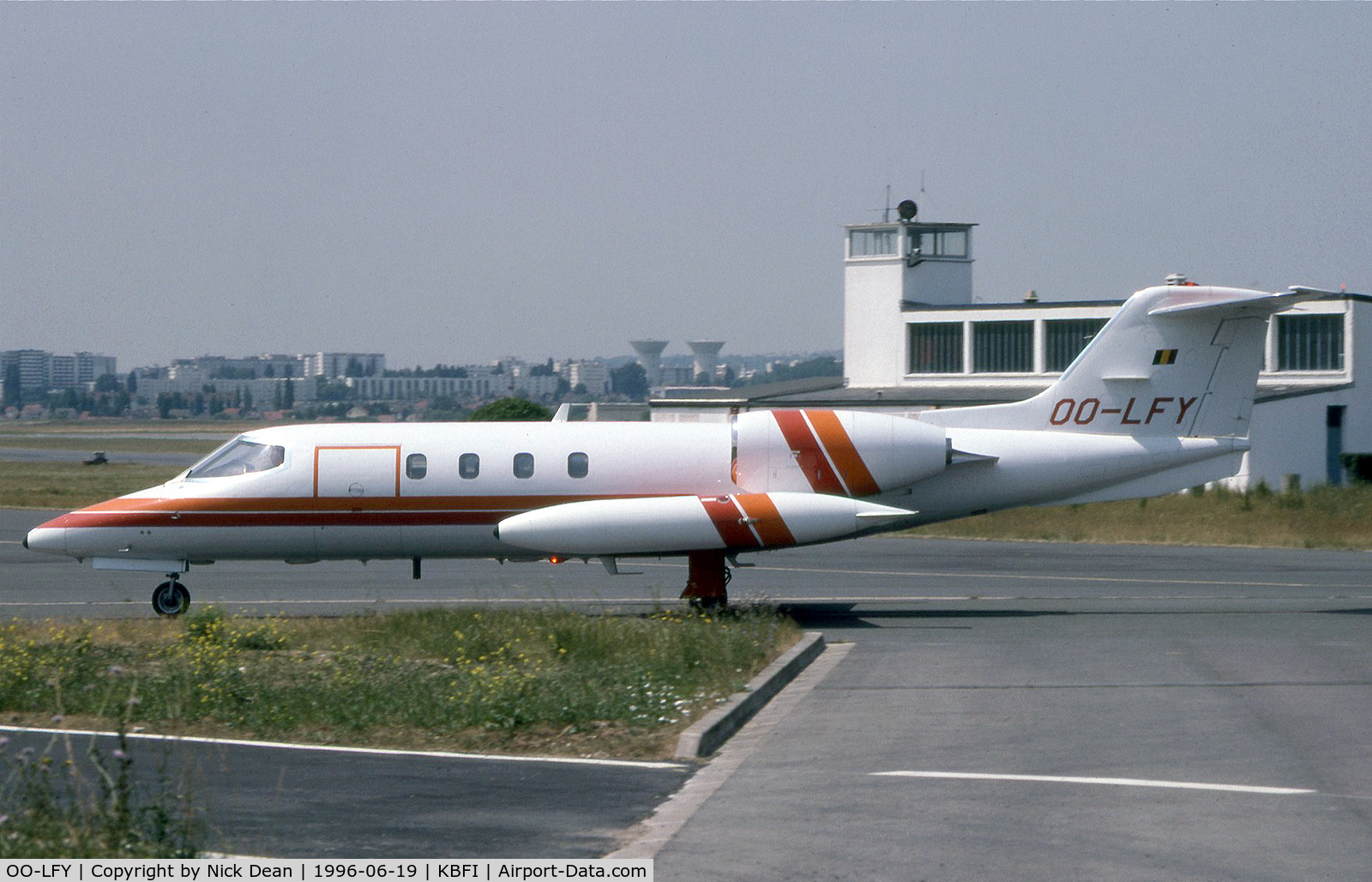 OO-LFY, 1978 Gates Learjet 35A C/N 35A-200, KBFI