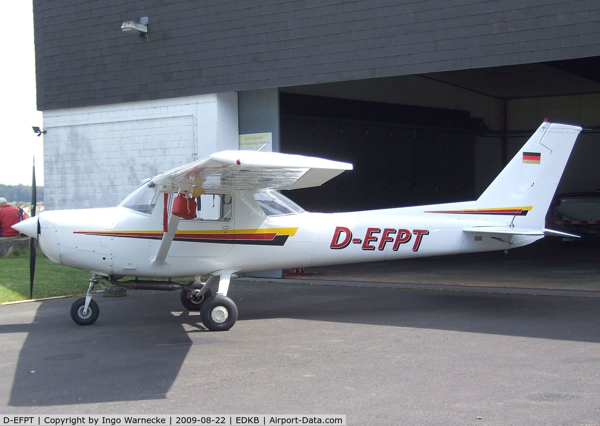D-EFPT, Reims F152 C/N 1617, Cessna (Reims) F152 at the Bonn-Hangelar centennial jubilee airshow