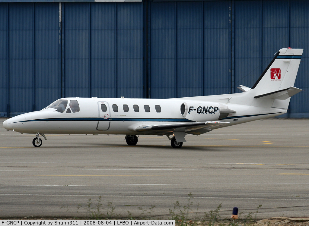 F-GNCP, 1978 Cessna 550 Citation II C/N 550-0004, Departing from General Aviation area with additional 'Aerovision' sticker