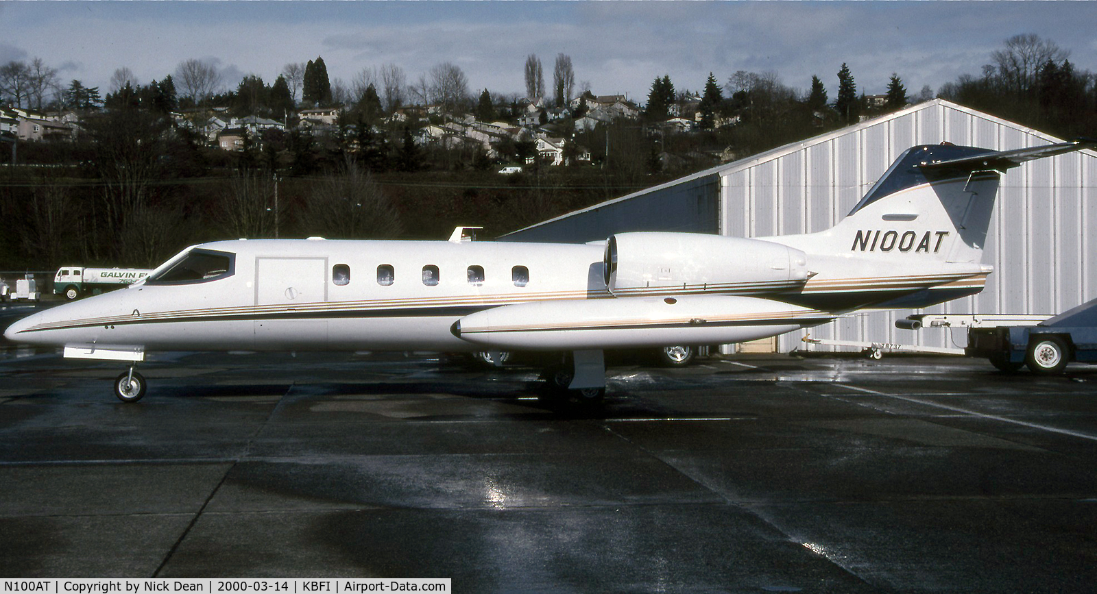 N100AT, 1981 Gates Learjet 35A C/N 436, KBFI