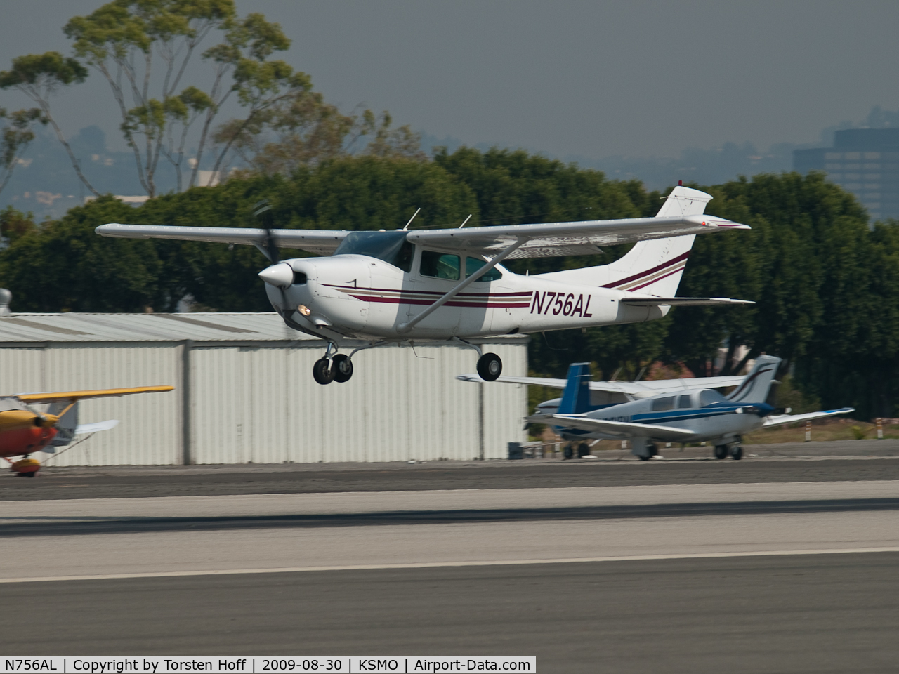 N756AL, 1979 Cessna TR182 Turbo Skylane RG C/N R18201023, N756AL arriving on RWY 21