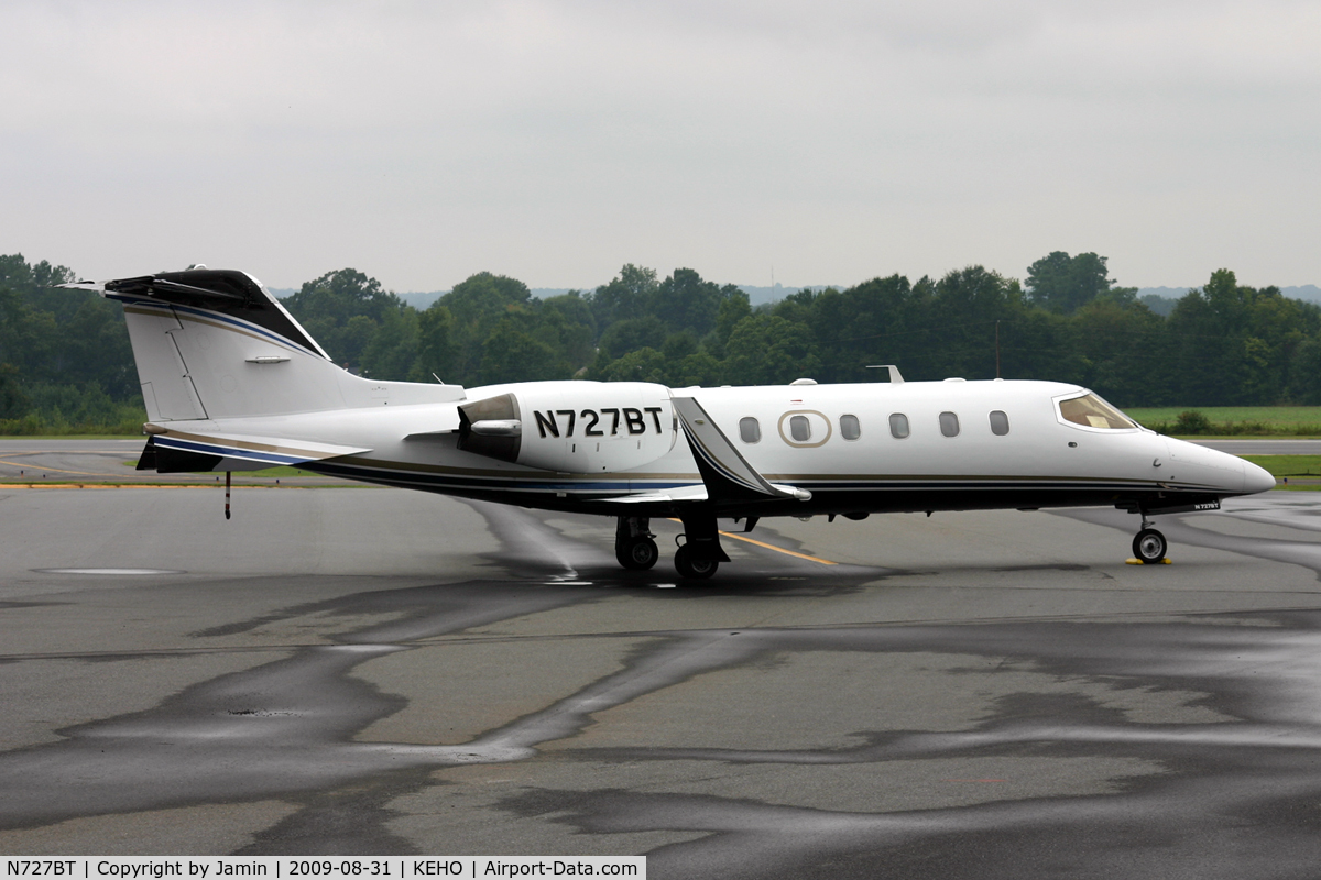N727BT, 1993 Learjet Inc 31A C/N 082, Most likely visiting the Wal-Mart distribution center in the area.