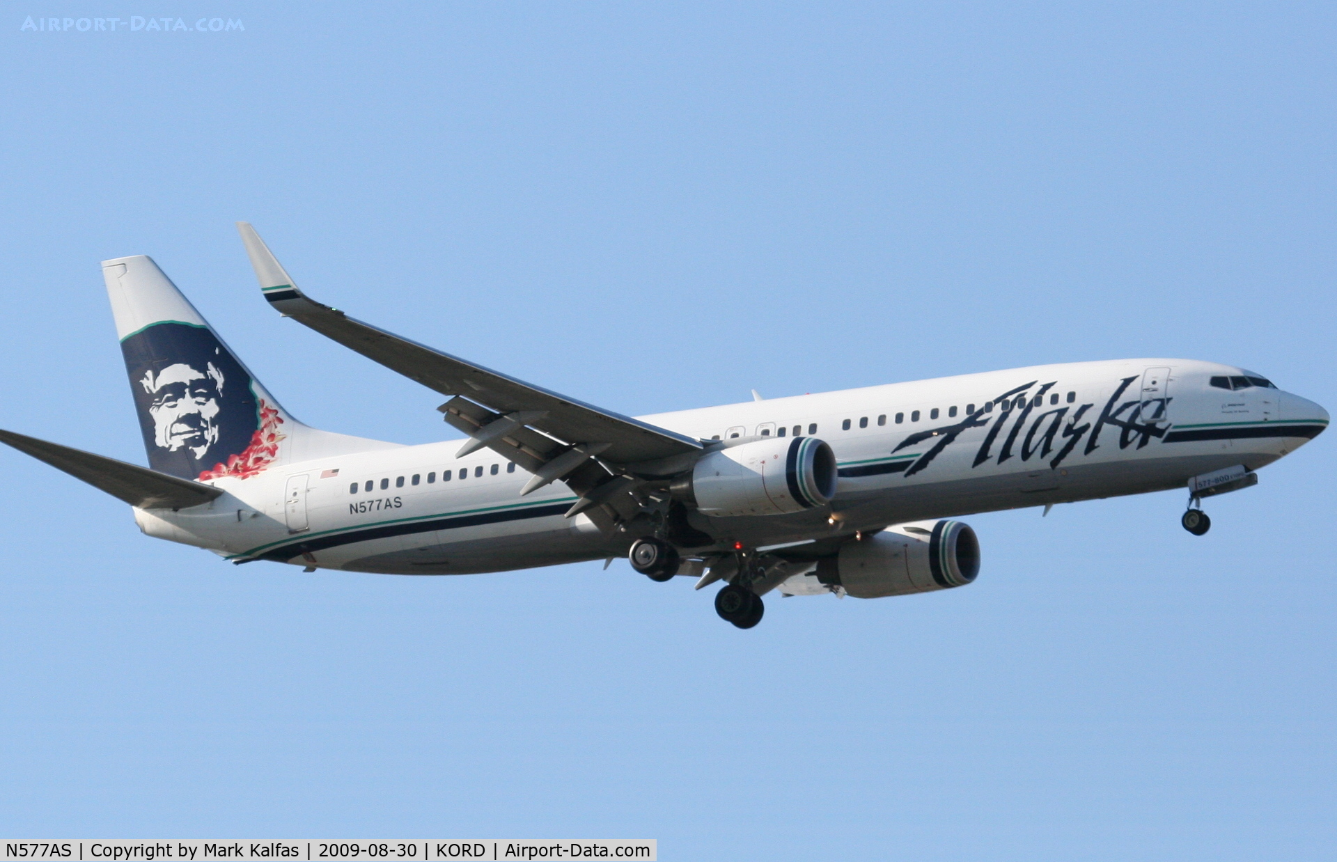 N577AS, 2007 Boeing 737-890 C/N 35186, Alaska Airlines Flt.#130 from PANC is on final for RWY 10 KORD.