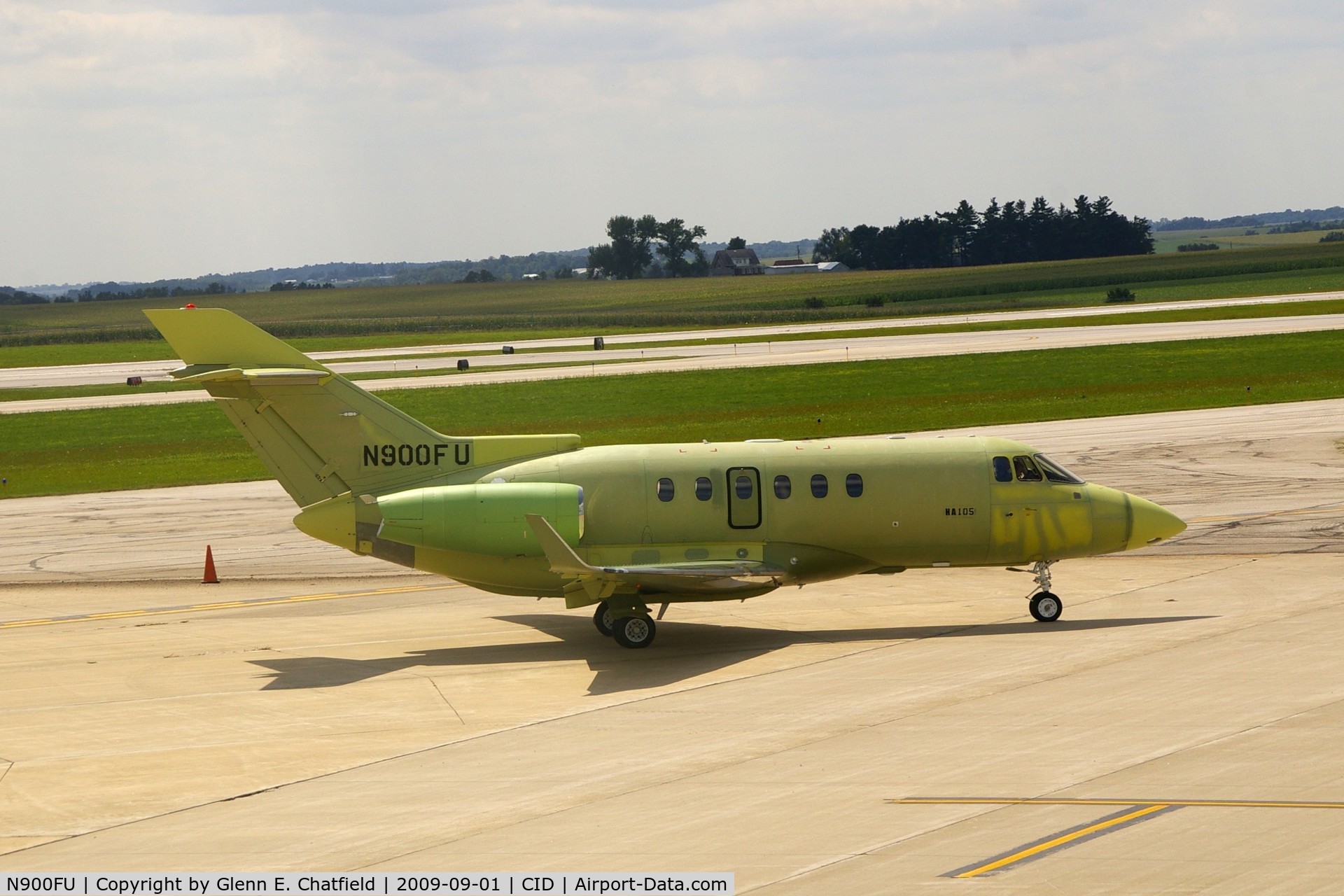 N900FU, 2009 Hawker Beechcraft 900XP C/N HA-0105, Taxiing back to Rockwell-Collins after landing