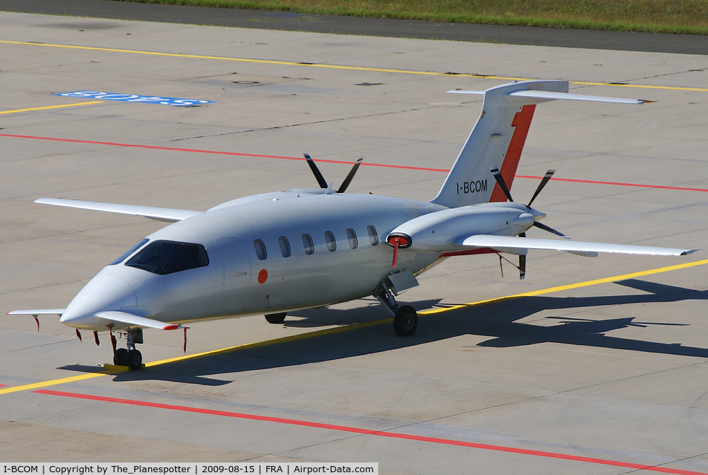 I-BCOM, 2000 Piaggio P-180 Avanti C/N 1040, Take a close look at the Position of the Prop Blades.