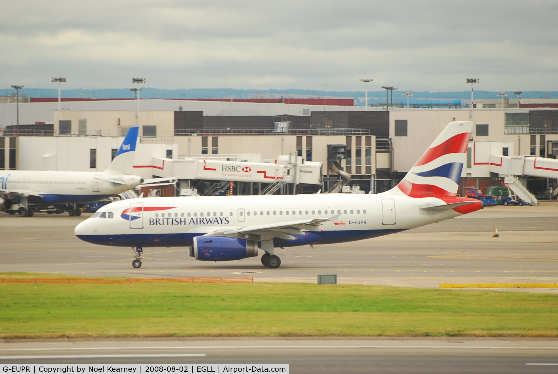 G-EUPR, 2000 Airbus A319-131 C/N 1329, Taxi-ing to stand T1