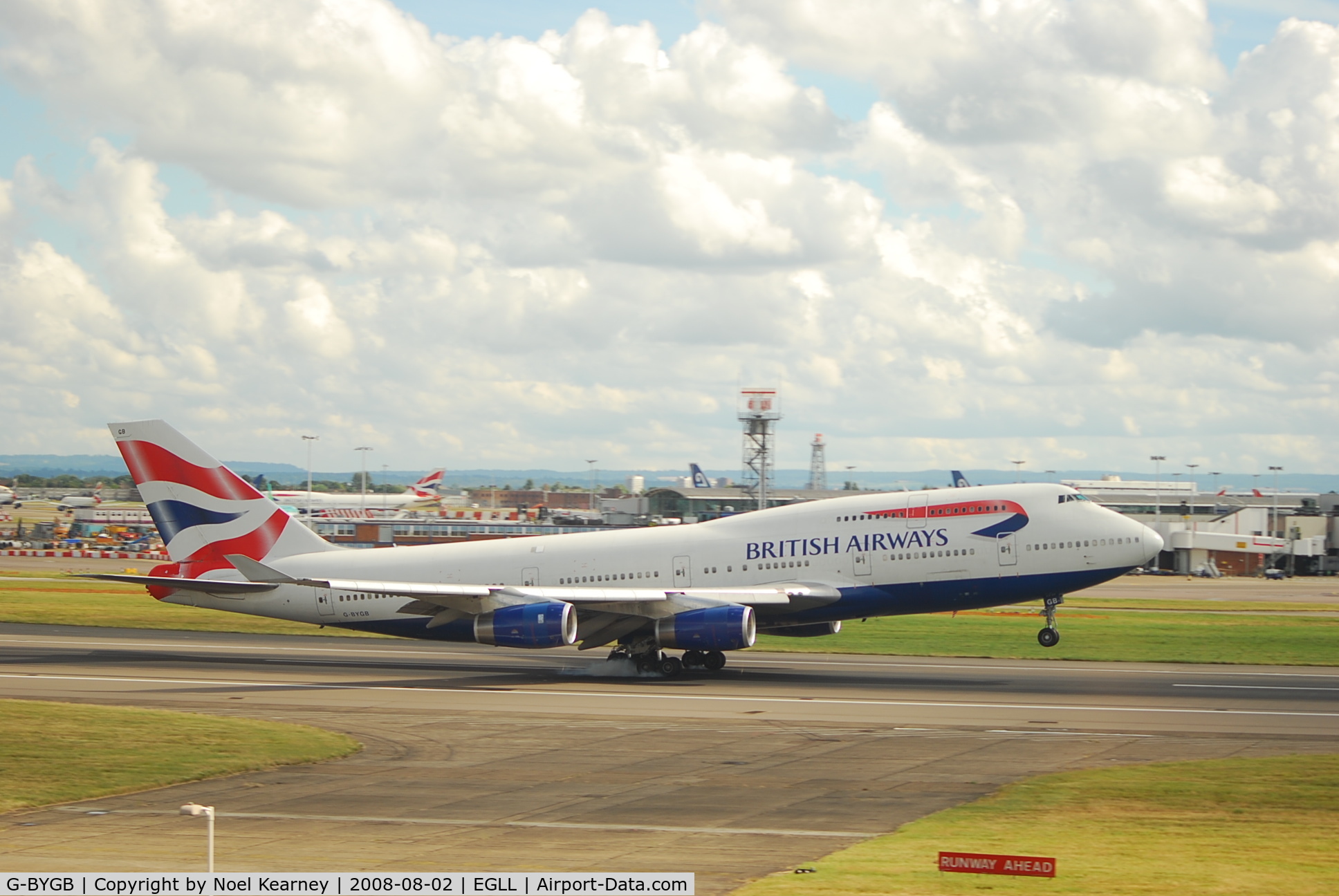 G-BYGB, 1999 Boeing 747-436 C/N 28856, Landing Rwy 27R