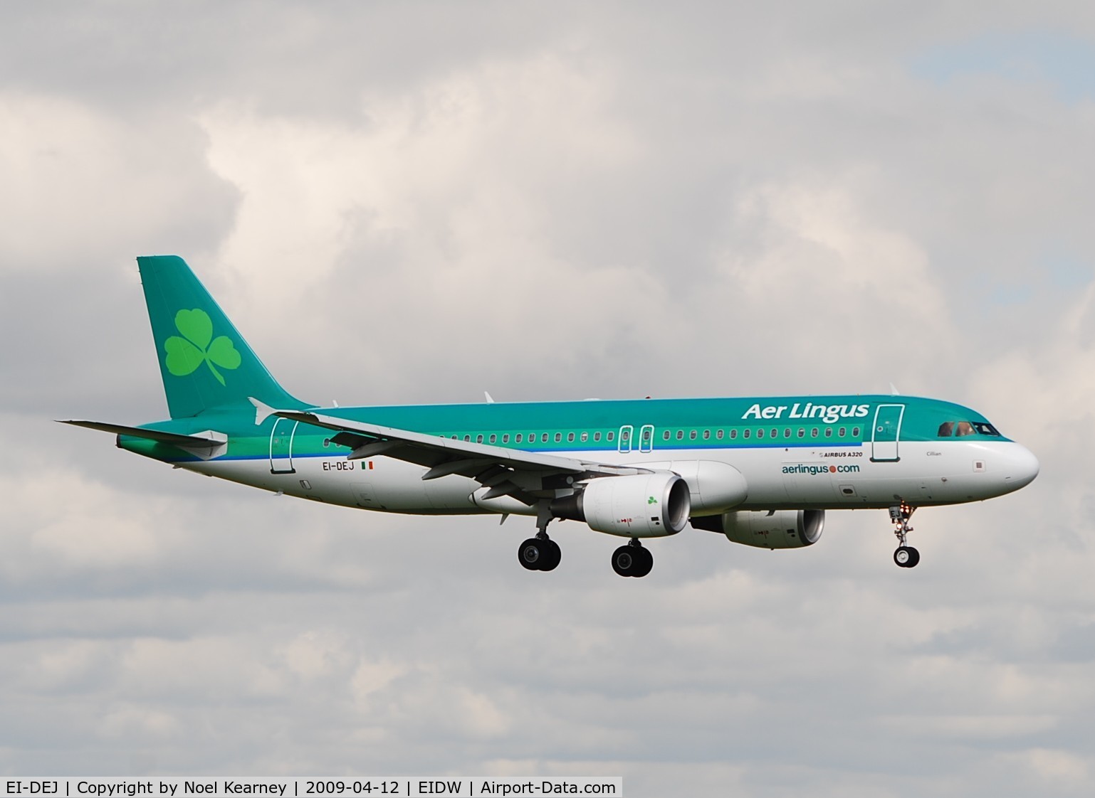 EI-DEJ, 2005 Airbus A320-214 C/N 2364, Landing Rwy 10