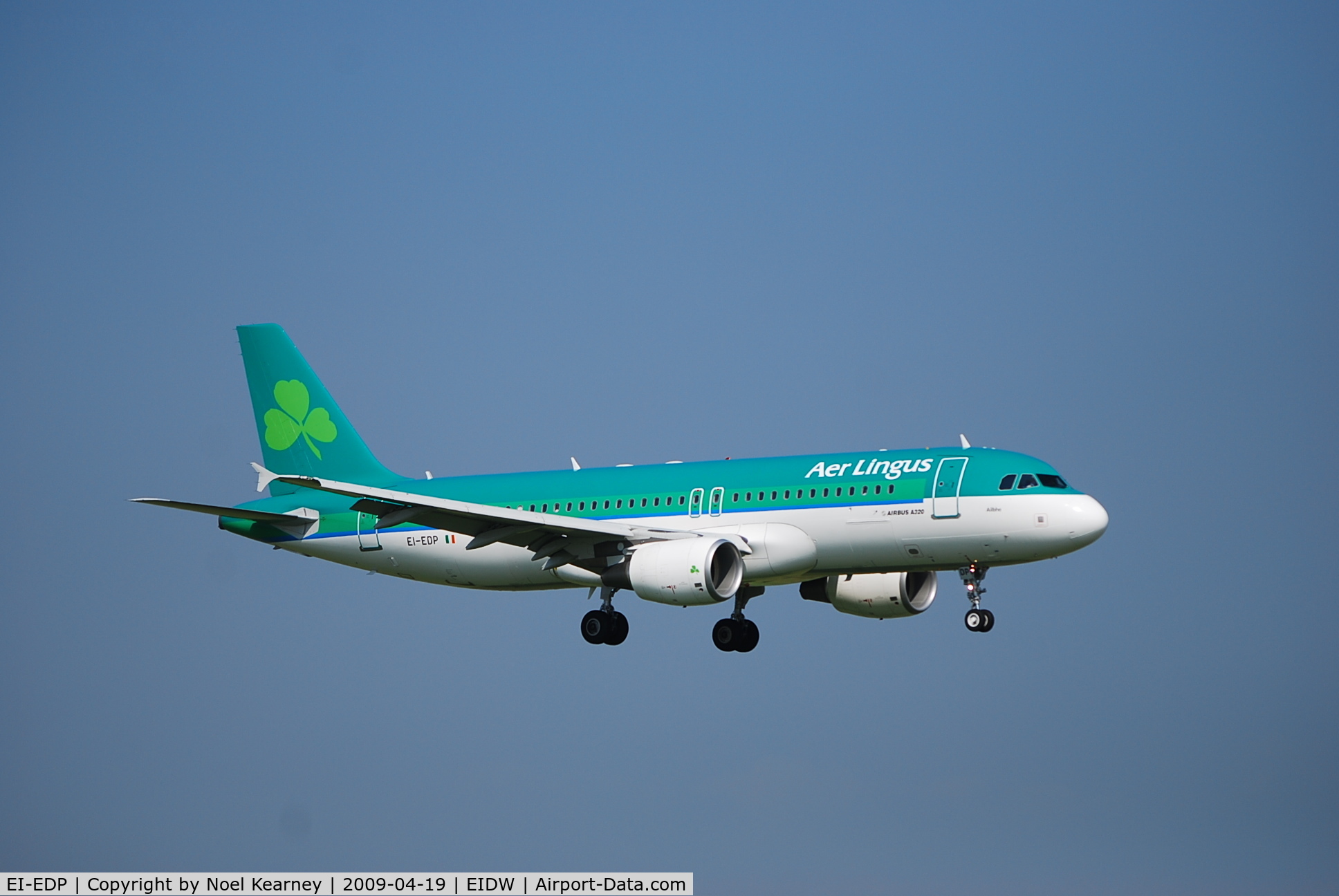 EI-EDP, 2009 Airbus A320-216 C/N 3781, Landing Rwy 10