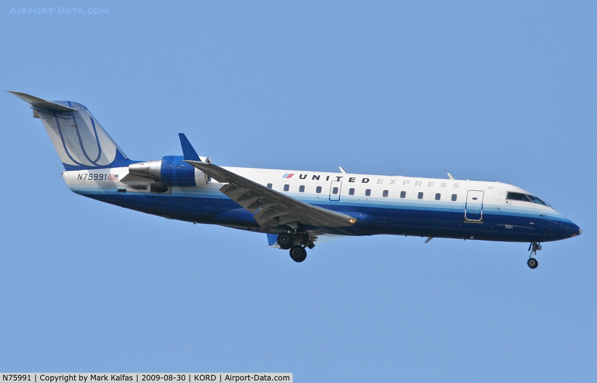 N75991, 2000 Bombardier CRJ-200ER (CL-600-2B19) C/N 7422, Mesa Airlines/United Express CL-600-2B19, N75991 on final RWY 10 KORD