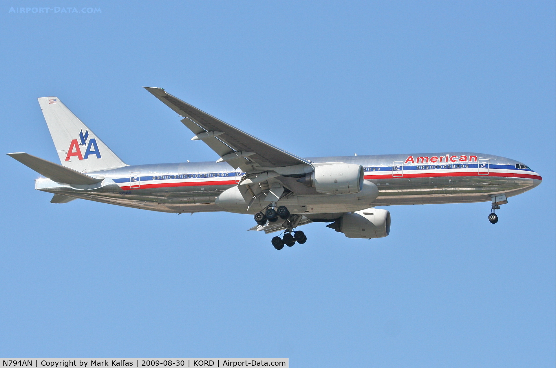 N794AN, 2000 Boeing 777-223 C/N 30256, American Airlines Boeing 777-223, N794AN on final RWY 10 KORD