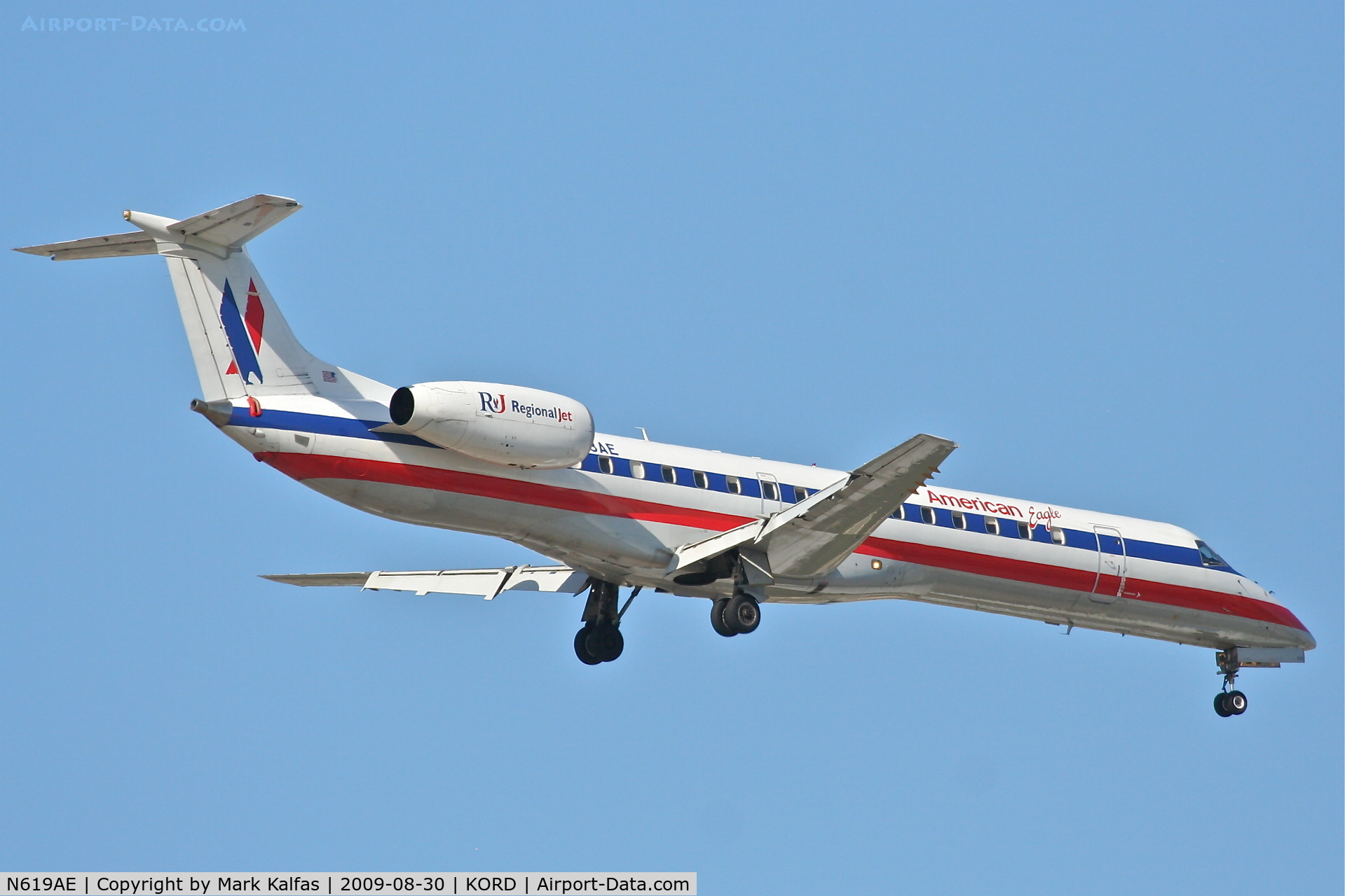 N619AE, 1998 Embraer ERJ-145LR (EMB-145LR) C/N 145101, American Eagle EMB-145LR, N618AE on final RWY 10 KORD