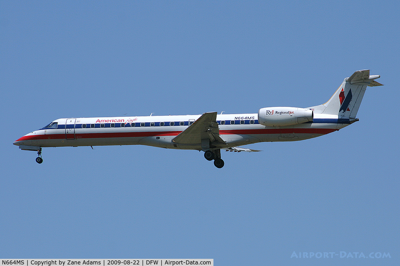 N664MS, 2004 Embraer ERJ-145LR (EMB-145LR) C/N 145779, American Eagle landing at DFW