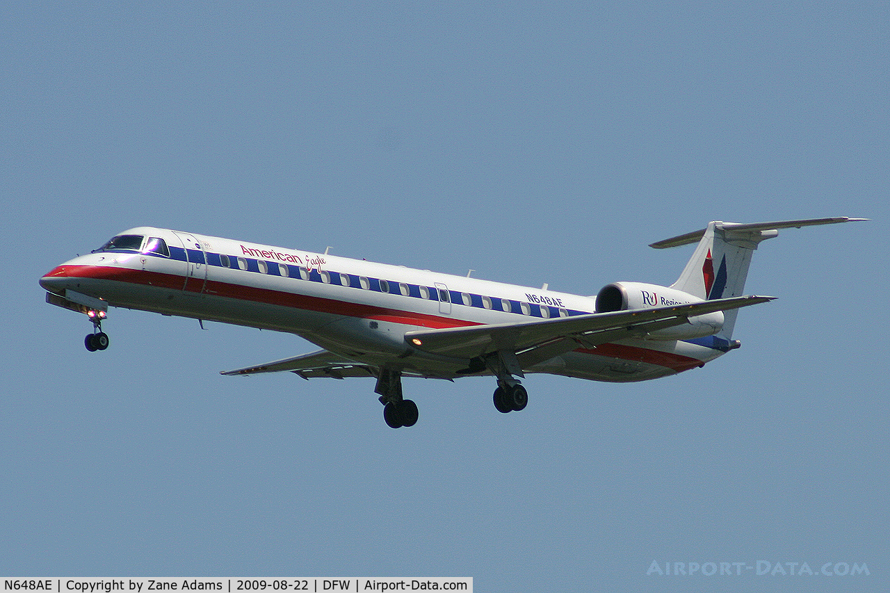 N648AE, 2000 Embraer ERJ-145LR (EMB-145LR) C/N 145225, American Eagle landing at DFW