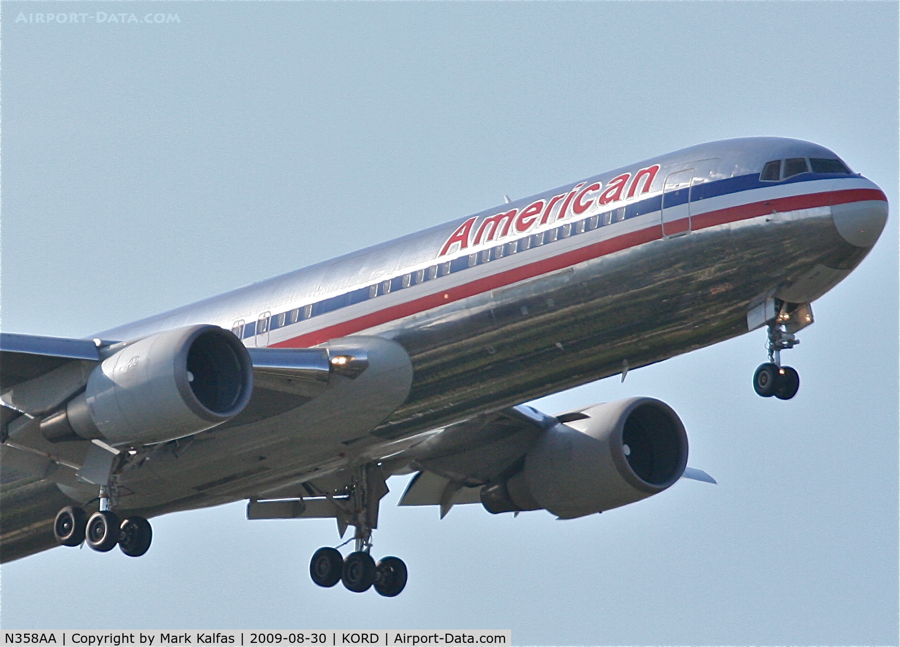 N358AA, 1988 Boeing 767-323 C/N 24039, American Airlines Boeing 767-323, N358AA on final RWY 10 KORD