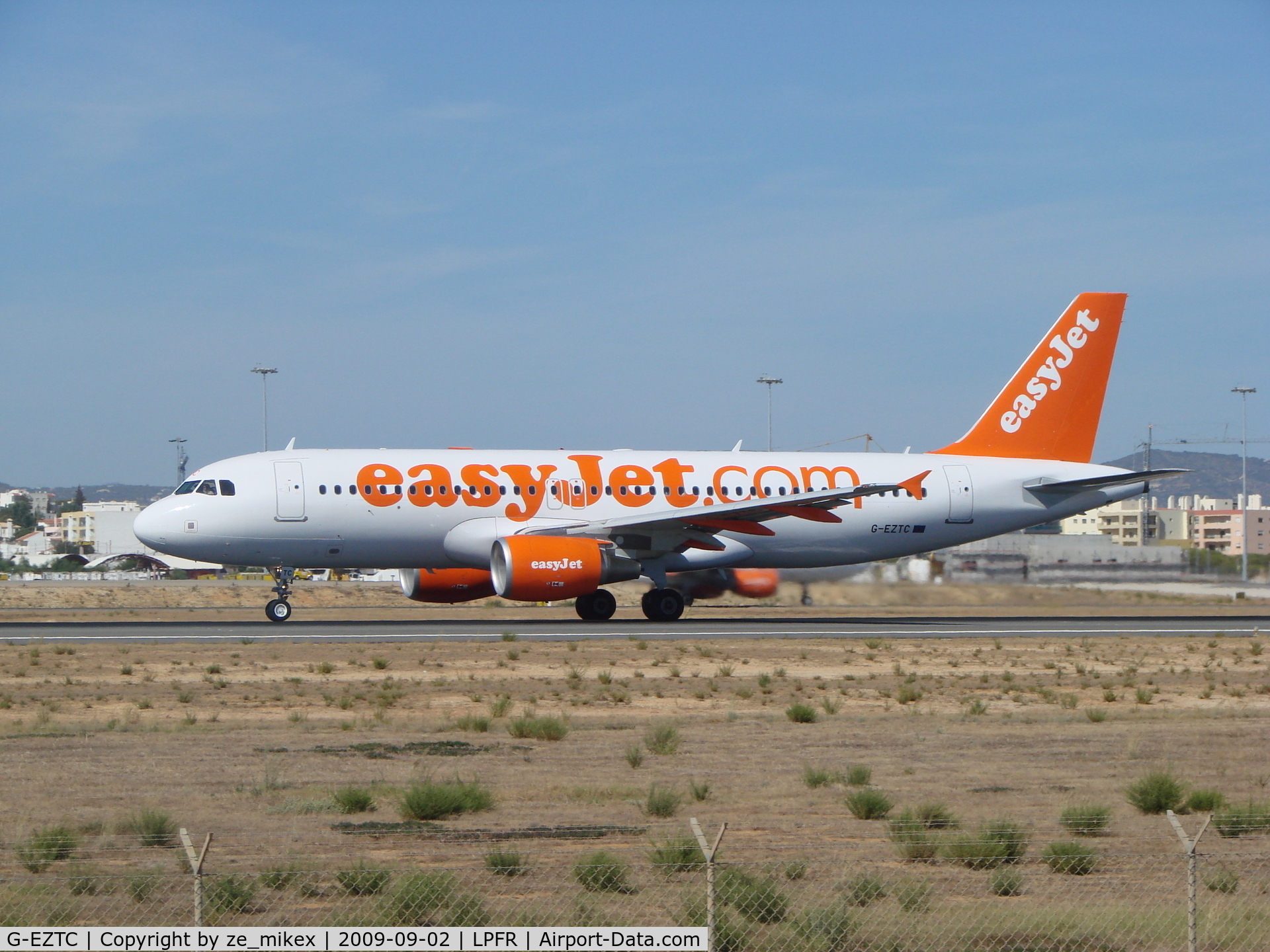 G-EZTC, 2009 Airbus A320-214 C/N 3871, A new plane of easyjet fleet at Faro airport