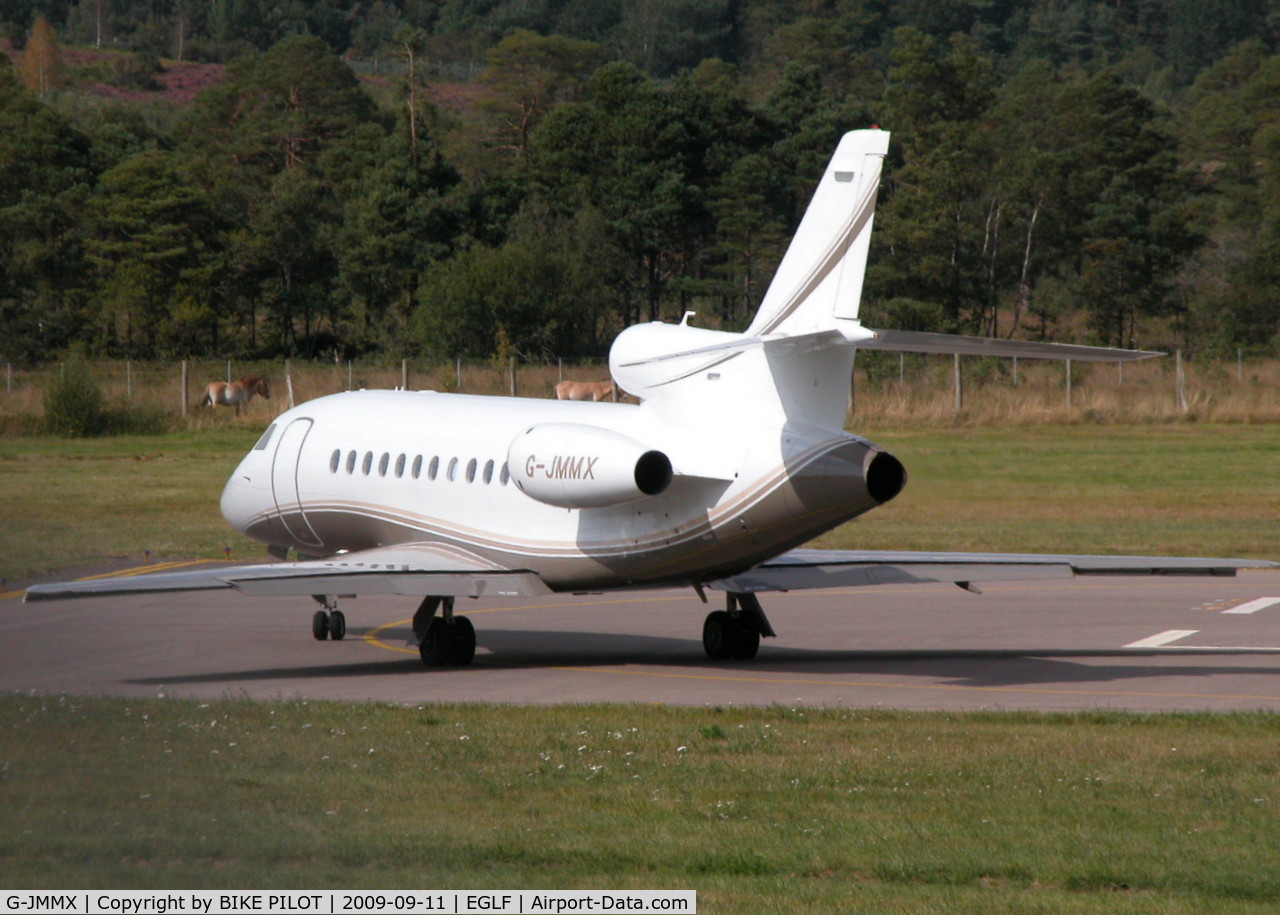 G-JMMX, 2007 Dassault Falcon 900EX C/N 184, TURNING TO LINE UP ON RWY 26. J-MAX AIR SERVICES