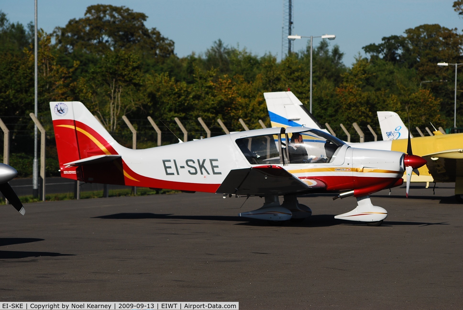 EI-SKE, 2007 Robin DR-400-140B Major C/N 2630, Robin - Being prepared for departure