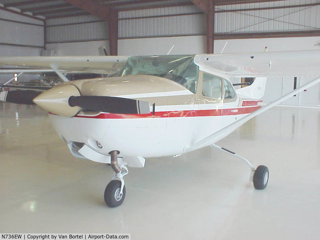 N736EW, 1978 Cessna TR182 Turbo Skylane RG C/N R18200726, Clean TR182