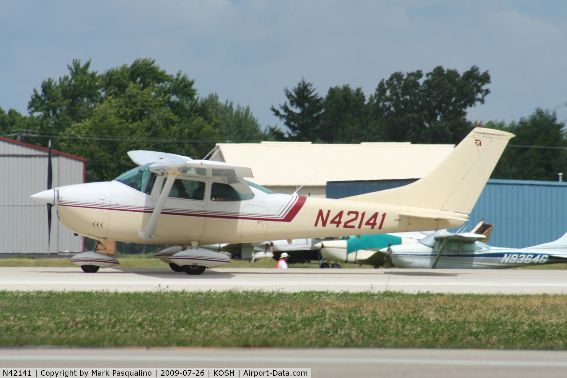 N42141, 1968 Cessna 182L Skylane C/N 18258871, Cessna 182L