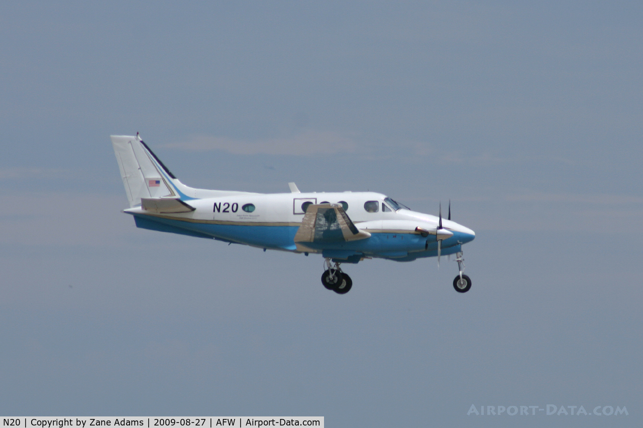 N20, 1980 Beech C90 King Air C/N LJ-912, FAA Kingair landing at Alliance Fort Worth