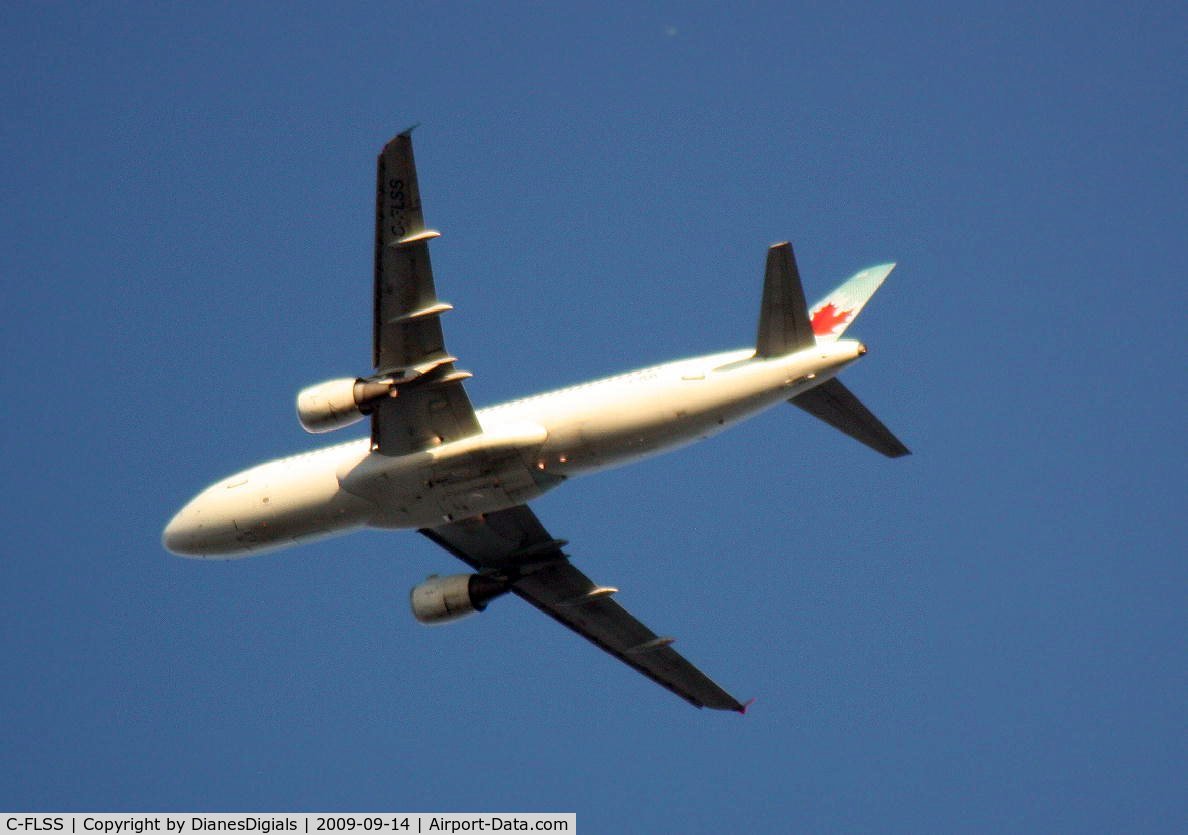 C-FLSS, 1992 Airbus A320-211 C/N 284, Flying Above