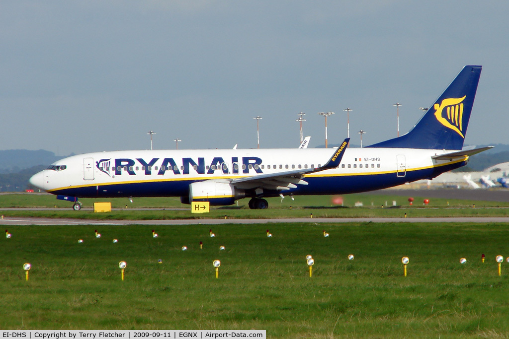 EI-DHS, 2005 Boeing 737-8AS C/N 33580, Ryanair taxies for departure from East Midlands