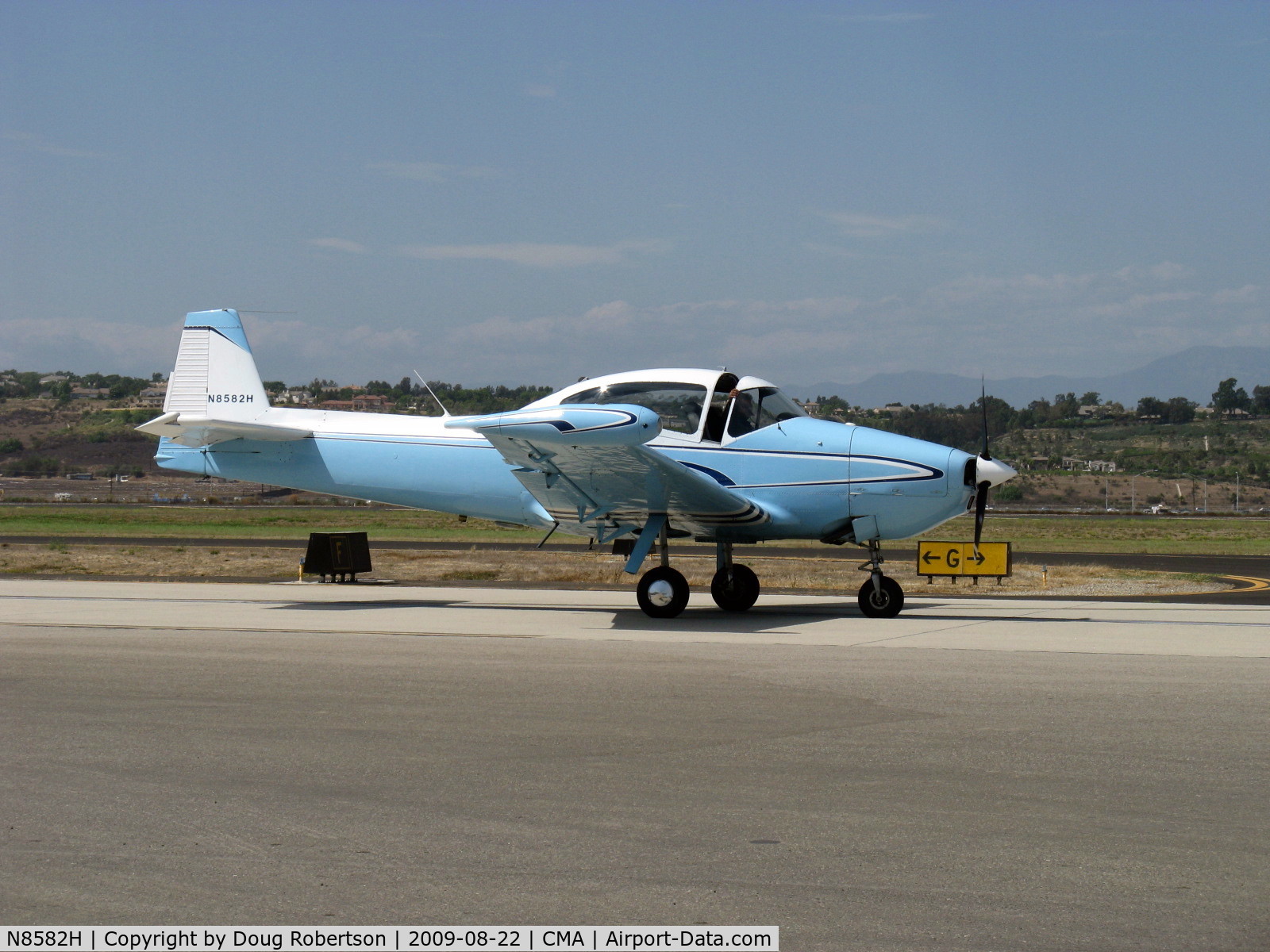 N8582H, 1947 North American Navion (NA-145) C/N NAV-4-557, 1947 North American NAVION, Continental E225, many mods, taxi