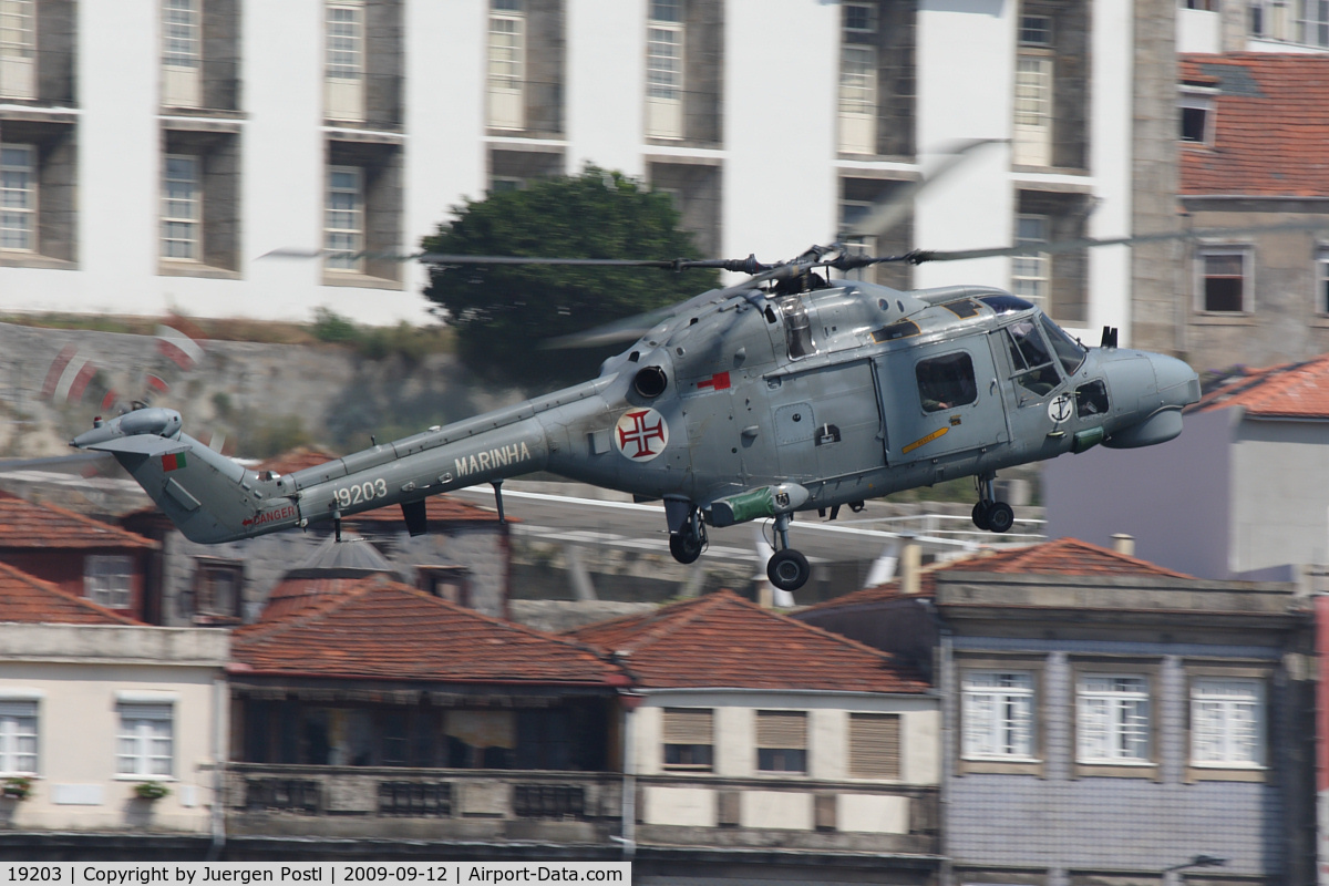 19203, 1993 Westland Super Lynx Mk.95 C/N 375, Red Bull Air Race Porto 2009 - Portugal Navy - Westland WG-13 Lynx Mk95