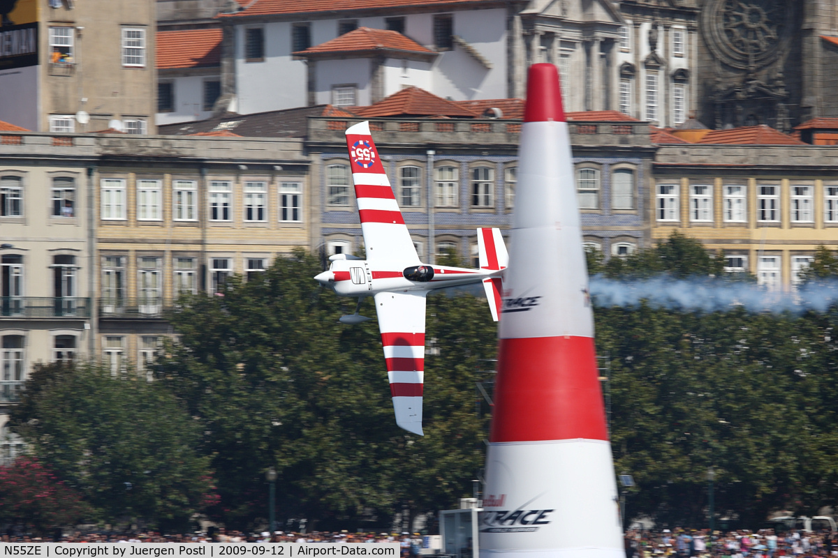 N55ZE, 2007 Zivko Edge 540 C/N 0040A, Red Bull Air Race Porto 2009 - Paul Bonhomme