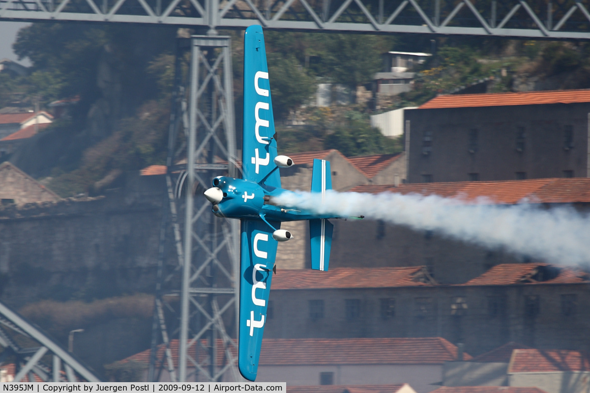 N395JM, 2004 Zivko Edge 540 C/N 0033, Red Bull Air Race Porto 2009 - Mike Goulian
