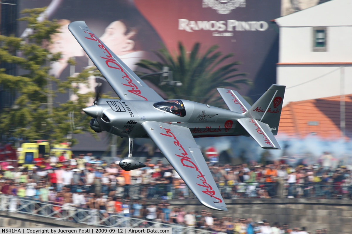 N541HA, 2008 Zivko Edge 540 C/N 0041A, Red Bull Air Race Porto 2009 - Hannes Arch