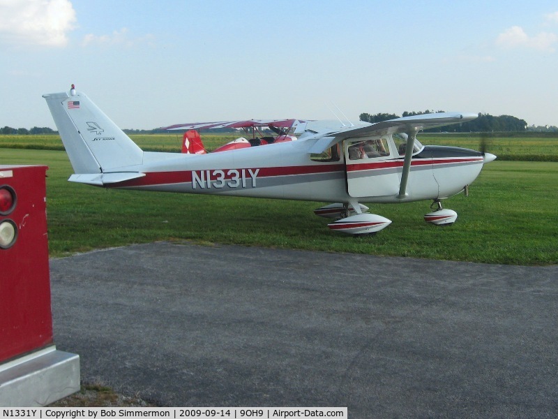 N1331Y, 1961 Cessna 172C C/N 17249031, Carl & Deb arriving at the TOPA cookout - Forest, Ohio.