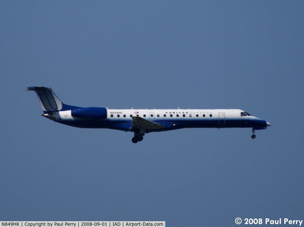 N849HK, 1996 Embraer ERJ-135ER (EMB-135ER) C/N 145002, Even from a distance, love that dark blue