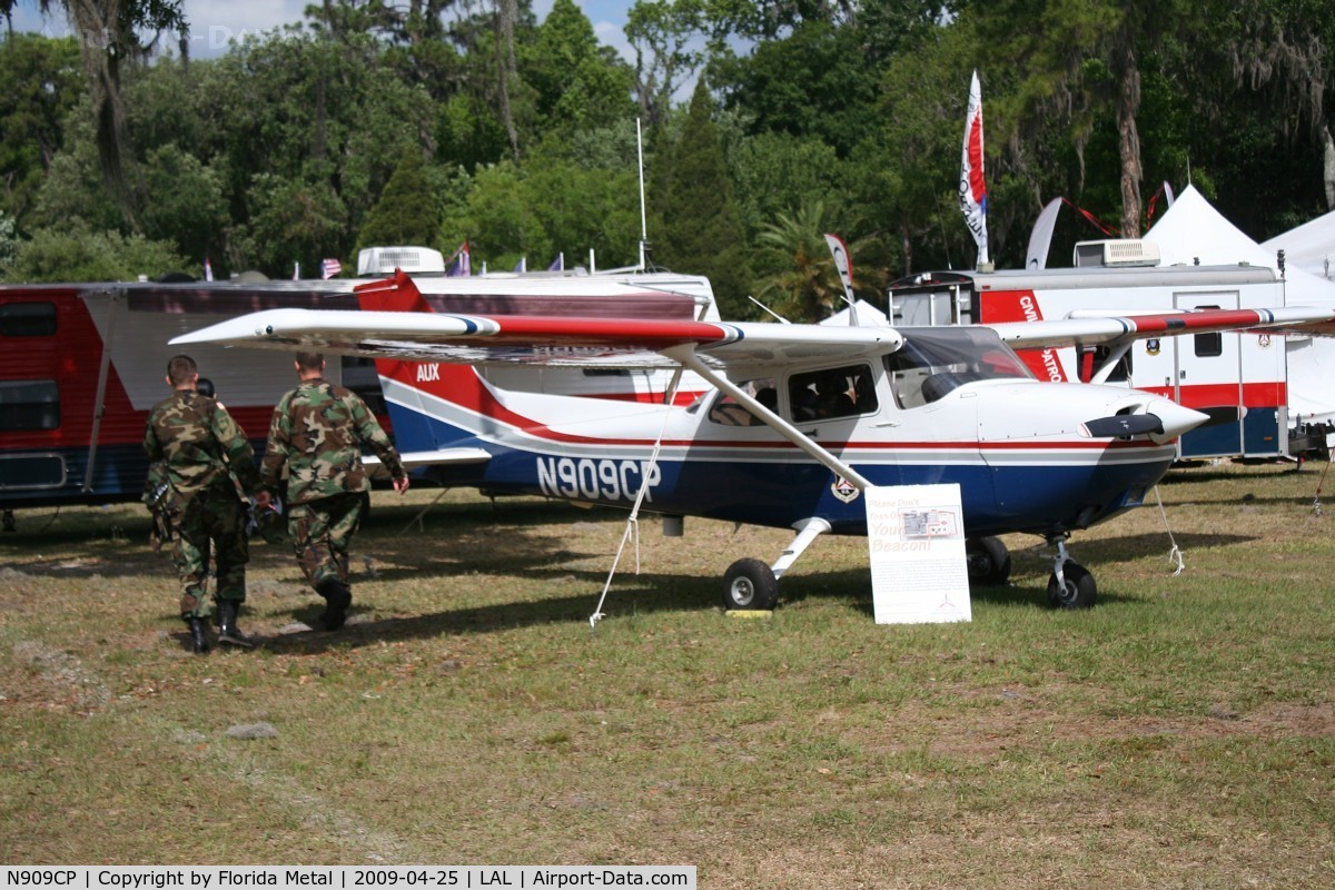 N909CP, 2001 Cessna 172S C/N 172S8909, Cessna 172S